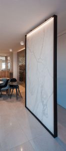 Totem_Alumadeco_porcelanico_led